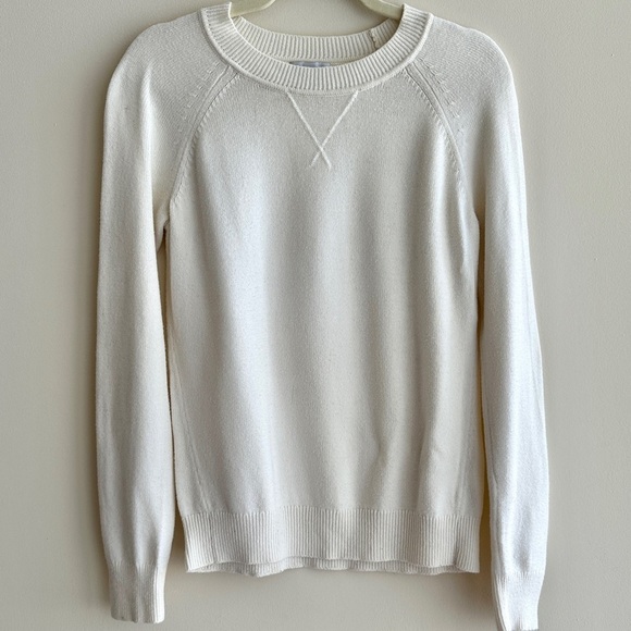 GAP Women’s Classic Crewneck Off-White Sweater, Size Medium - Picture 2 of 15
